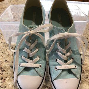 Dainty Converse Motel Pool Blue Low Top Sneakers